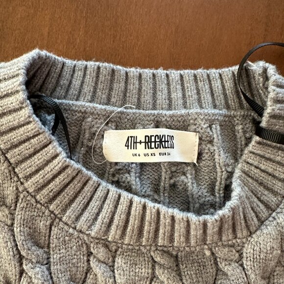 4th & Reckless Gabriel Sweater grey cable knit with matching scarf (XS) - Picture 6 of 7